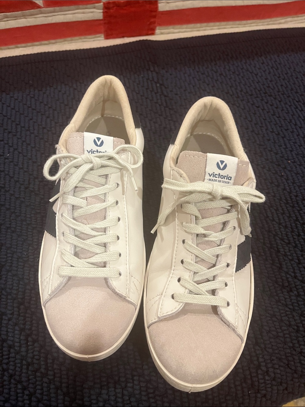 Women’s Cream Casual Sneakers withBlack Stripe